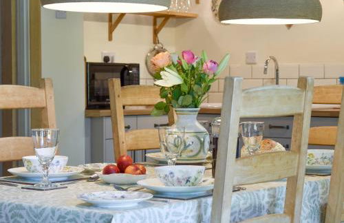 Beech Tree Cottage At Blackaton Manor Farm - Foto 1