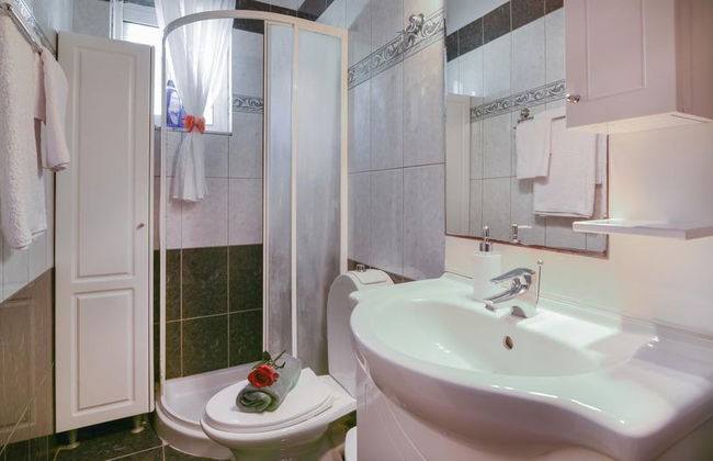 Fontana Holiday Home - Photo 16