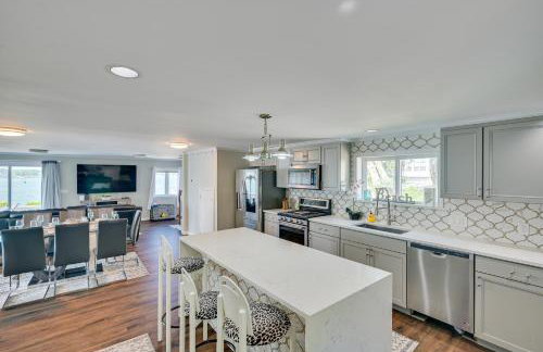 Weymouth Waterfront Getaway with Swim Spa and Hot Tub - Foto 8