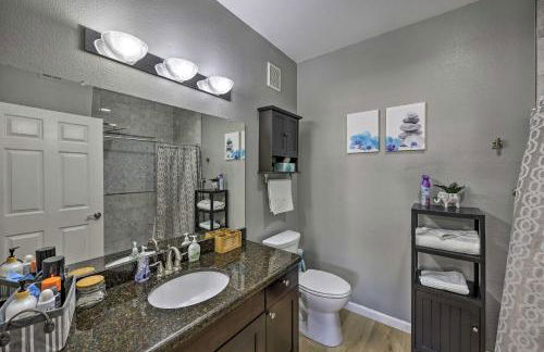 Families and Dogs Welcome! Phoenix Condo with Pool - Foto 11