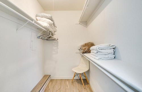 Unwind Fireside Condo 2 Mi to White Rock Lake! - Foto 19