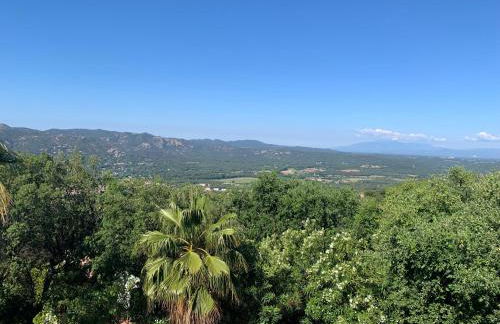 Sunny Costa Brava Getaway with Big Private Terrace - Foto 5