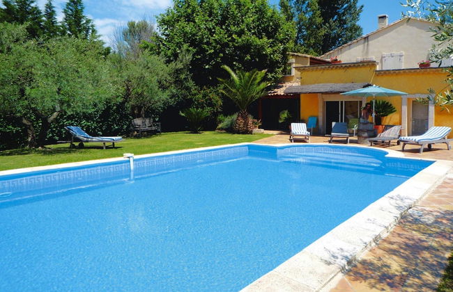 Cozy Noves Home With Pool Access - Foto 1