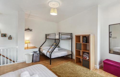 Contractors & Pets Welcome - Sleeps 1-4, less than 1 mile from M606, Ideal for Longer Stays - Foto 63