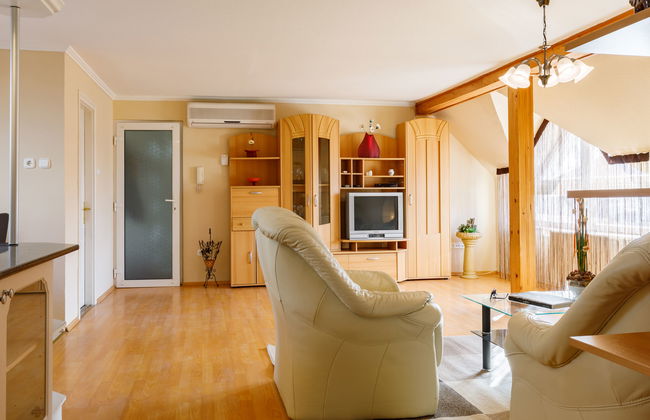 3 bedroom Apartment in Siófok with garden - Photo 15