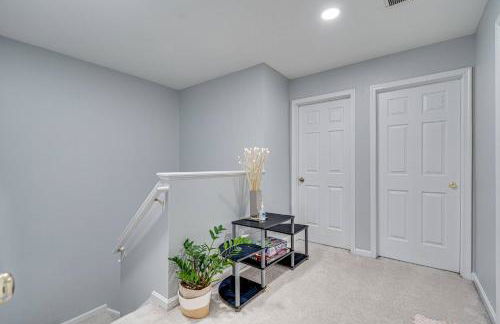 Peaceful Luxury 3 beds*Lake*Kitchen*LaundryMetro - Foto 23