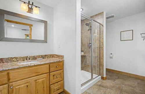 Oakridge Ranch: Pool + Hot-tub, Pickleball Court, Whiskey & Wine Room - Foto 109