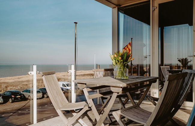 Apartment by the Beach With Sea Views - Photo 33