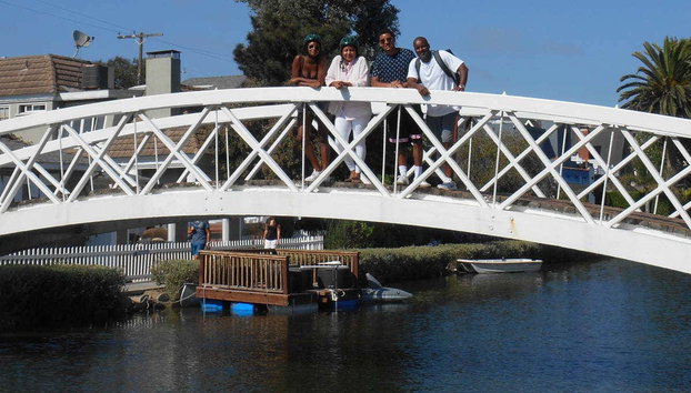 Tour en bicicleta eléctrica por Santa Mónica - Foto 5, Visitando los canales de Venice Beach