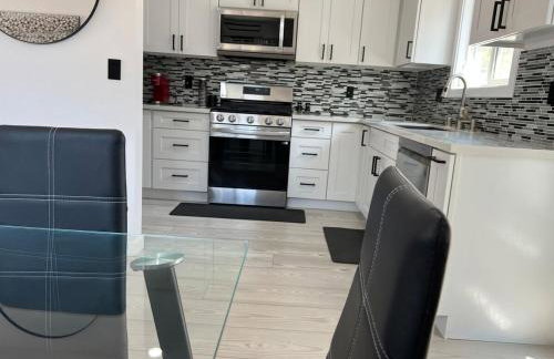 Cheerful house with EV, Parking & backyard - Foto 46