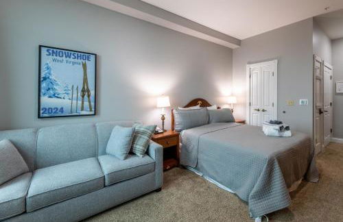 Snowshoe Village Ski-in - Ski-out Condo w Hot Tub - Foto 23