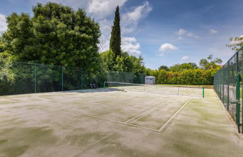 Villa Village by Villsy - with heated pool, spa, private tennis court, golf court, basketball court and playroom - Photo 24