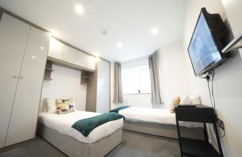 HEATHROW AIRPORT apartments-FREE parking-Free underground to and from Heathrow-30 min central London - Foto 63