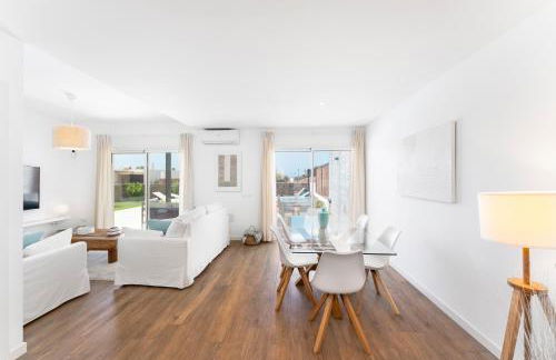 Villa Menta Relaxing corner in front of the Ocean - Photo 3