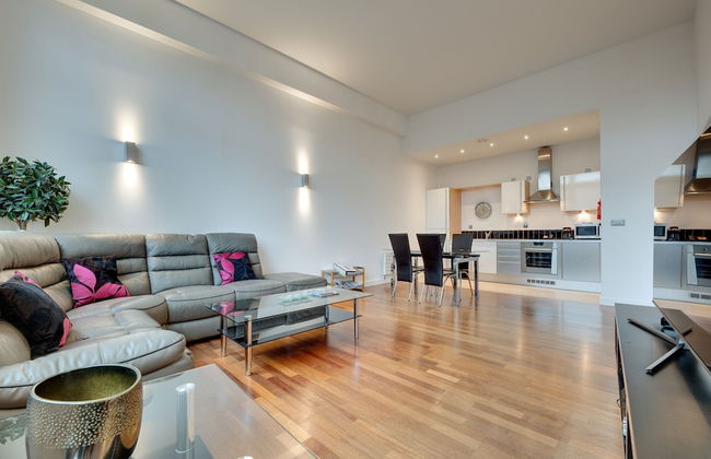 Crown Apartments By Week2Week - Photo 47