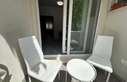 Emily at CITY CENTER - Foto 49