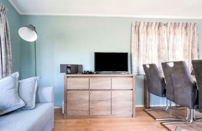 Chalet in Stegeren Near Hiking Trails - Photo 9