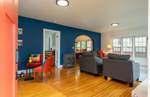 Parkside Escape South Hill w Private ADU - Photo 4