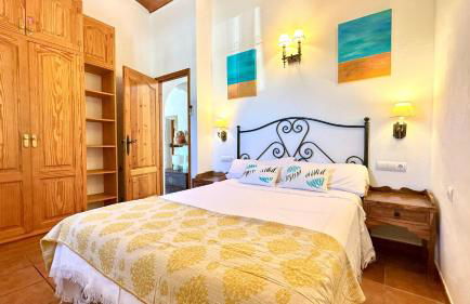 Casa Can Lluc con piscina, jardín y vista al campo - Foto 24