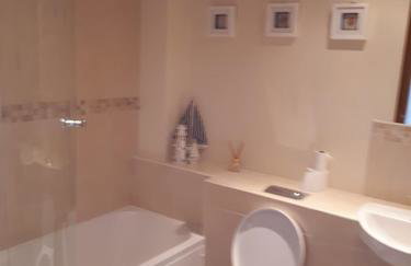 Peninsula Penthouse Apartment Portrush Town Centre - Foto 2