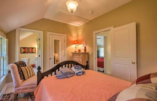 Traditional Marthas Vineyard Home with Porch and Yard - Foto 19