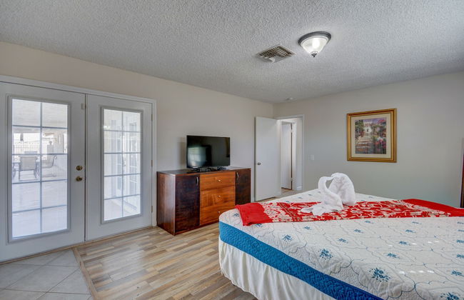 Luxurious 4BR House with Large Pool Near Strip - Foto 9