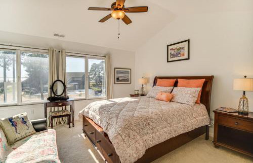 Walk to Beach: Home w/ Pool Access in White Stone - Photo 16