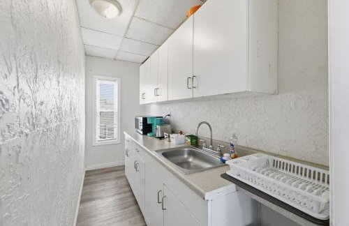Cozy Adventure Filled Escape Free parking apts - Foto 9
