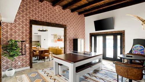 Pickleball & Mini Golf Karaoke Game Room - Foto 4