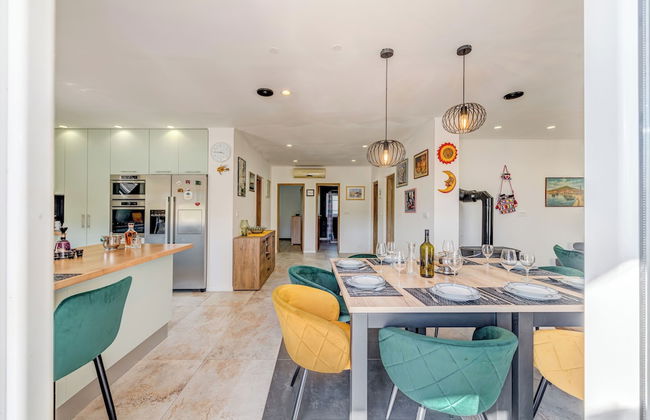 Villa Gariful - Sleeps 10 - Pool - Hottub - Petsok - Foto 28