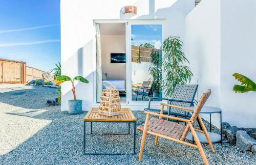 Boutique Beach Villa by Lanzarote Retreats - Private Pool - 1 min walk to Sea Pool - Photo 56