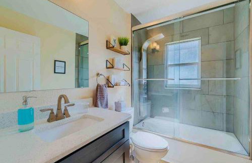 Spacious Home - Heated LED Pool & Ping Pong - Foto 33