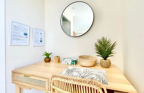 Le Phare Ouest - 80 m De La Mer - Vue Océan Sur Le Balcon - Entièrement Rénové - Internet Haut Débit - NOUVEAU - Foto 17