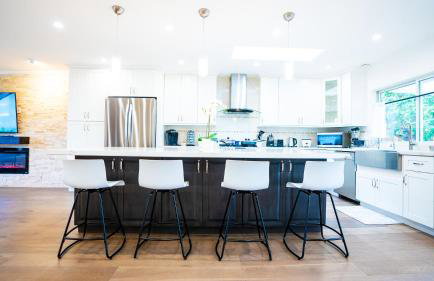 Grand Lux 4BR Prime Location & Serene Yard - Foto 28