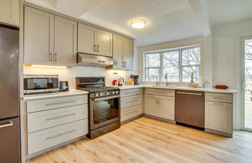 Waterfront Eagle Lake Home with Yard and Deck - Foto 7