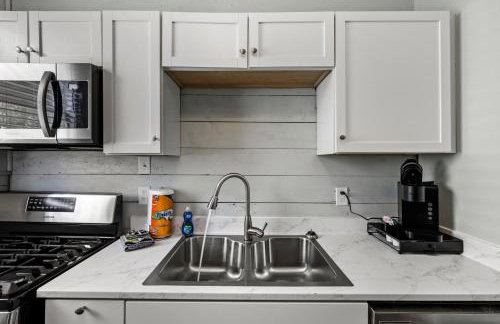 The Starboard at M Historic Lost Bayou Retreat Walk to Beach Sleeps 6 - Foto 21