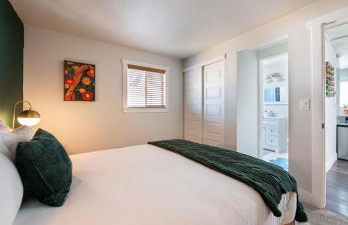 The Yellow Door Denver - Mid Century Design & Comfort - Foto 22