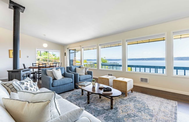 Saratoga by the Sea by Avantstay Panoramic View, Near Langley - Photo 1
