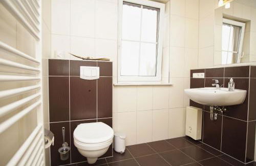 Schicke FeWo mit Terrasse, gratis Nutzung vom AHOI Erlebnisbad und Sauna in Sellin - Haus De niege Wech FeWo 02 - Foto 16