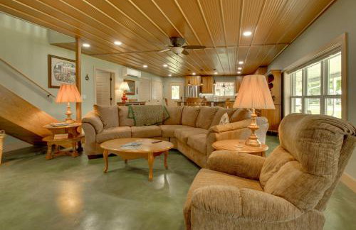 Unique Cotter Getaway with Deck and Outdoor Dining! - Foto 4