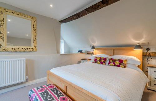 Corner Cottage - Photo 2