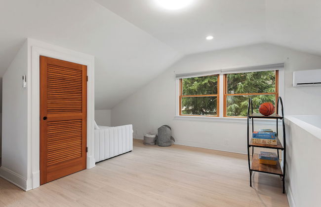 Joyful Kirkland Home, Near Beach, Hot Tub & AC - Photo 6