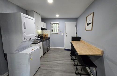 2 King Beds Near Airport - The Silver Hideaway - Foto 22