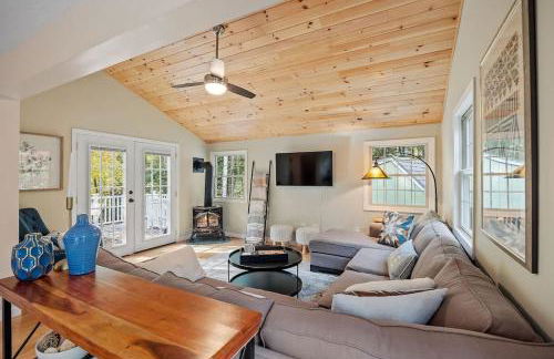 Cozy Mountain Retreat Fireplace Deck Near Lakes - Foto 7