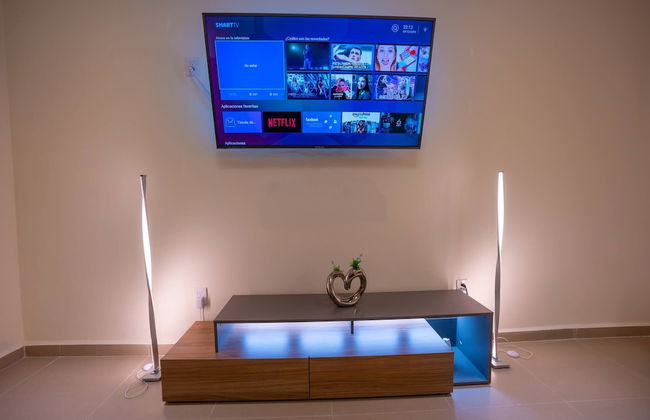 Luxury Apartment With Poll - Photo 25