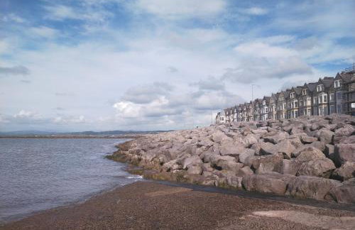 Newly Renovated 3 Bedroom House, 6 beds with 2 showers, near University Town Centre - Foto 47