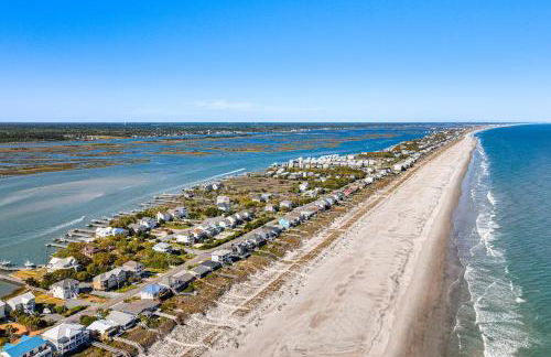 Oceanfront Gem with Rooftop Deck Steps to Sand - Foto 30