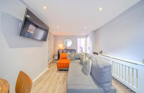 Stunning 2 Bedroom 6 Guest Flat by Anfield Stadium - Photo 6