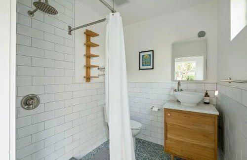 Ladybird Villa - Heated Saltwater Pool - Walk to SoCo - Photo 38