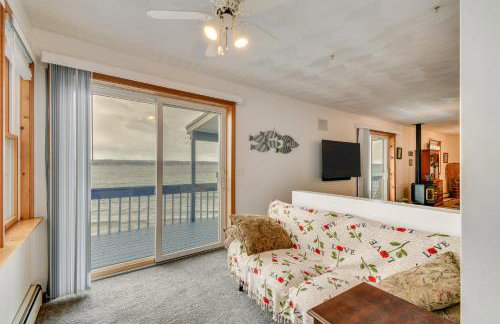 Boat, Grill and Unwind Lakefront Cayuga Home! - Foto 5